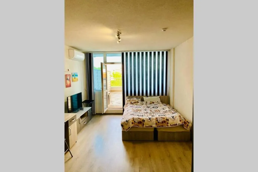 Large Studio In Studentski Grad With Huge Terrace Διαμέρισμα Σόφια Βουλγαρία