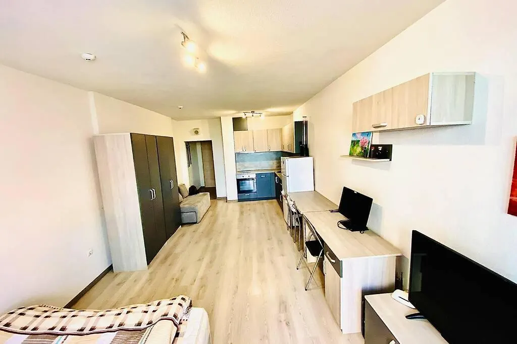 소피아 Large Studio In Studentski Grad With Huge Terrace 아파트 0*,  불가리아